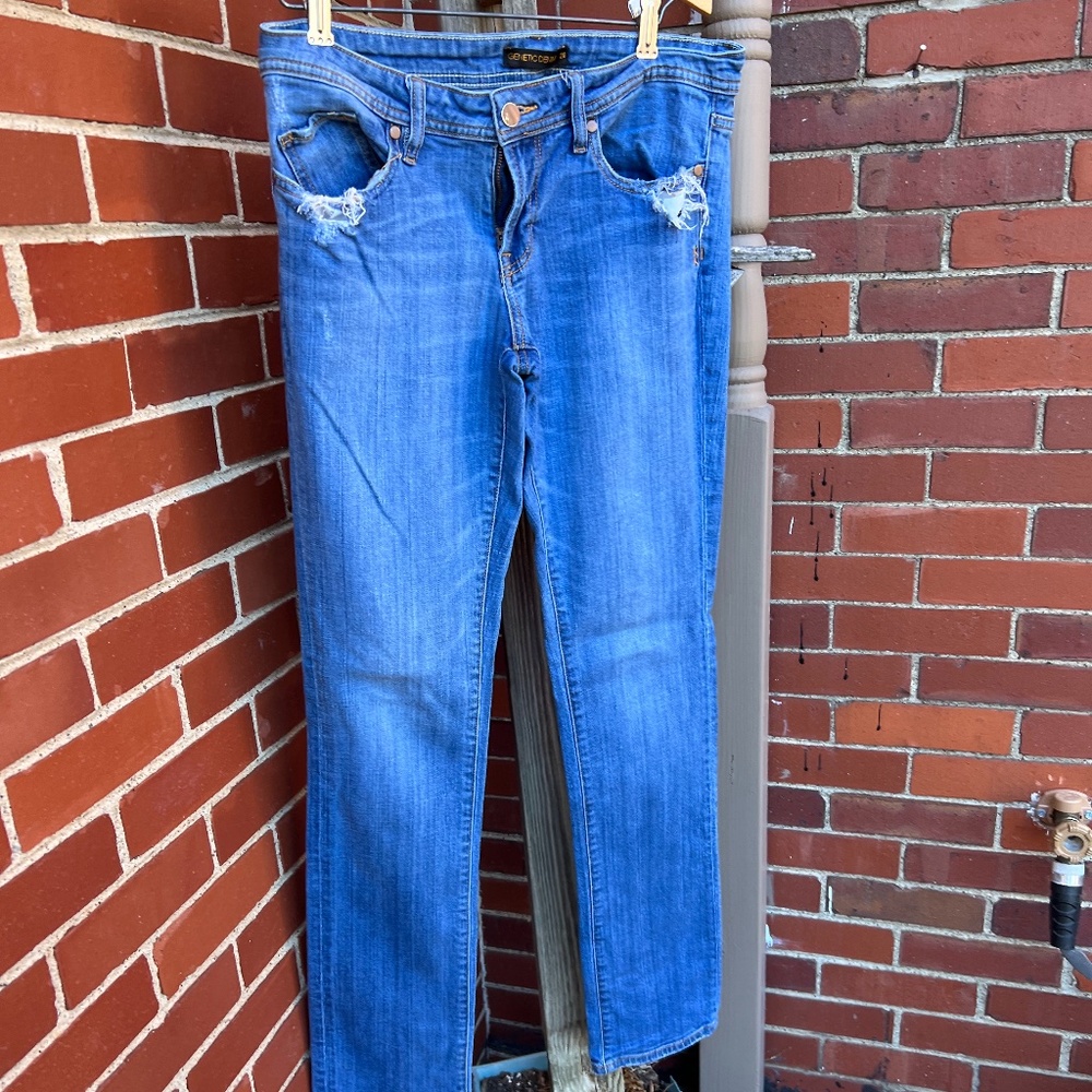 Ladies distressed Genetic Denim jeans, size 28,